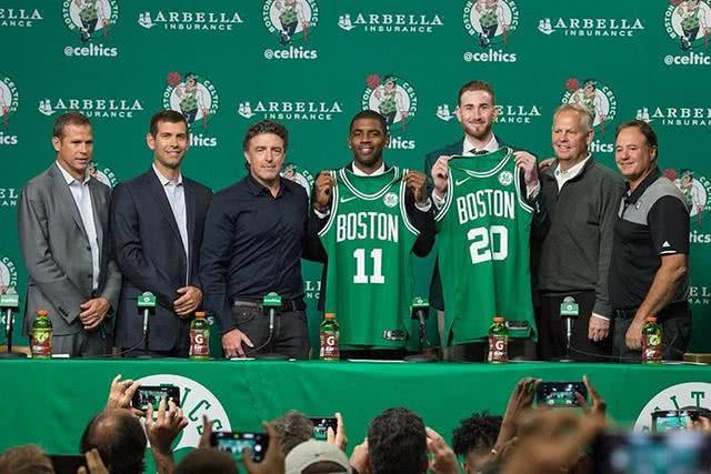 配合捕手在 配合捕手在