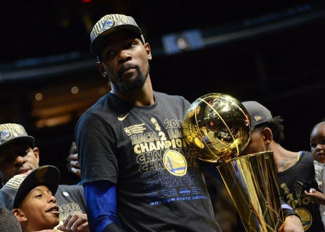 都更接近你 都更接近你